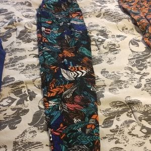 Feather print one size lularoe leggings